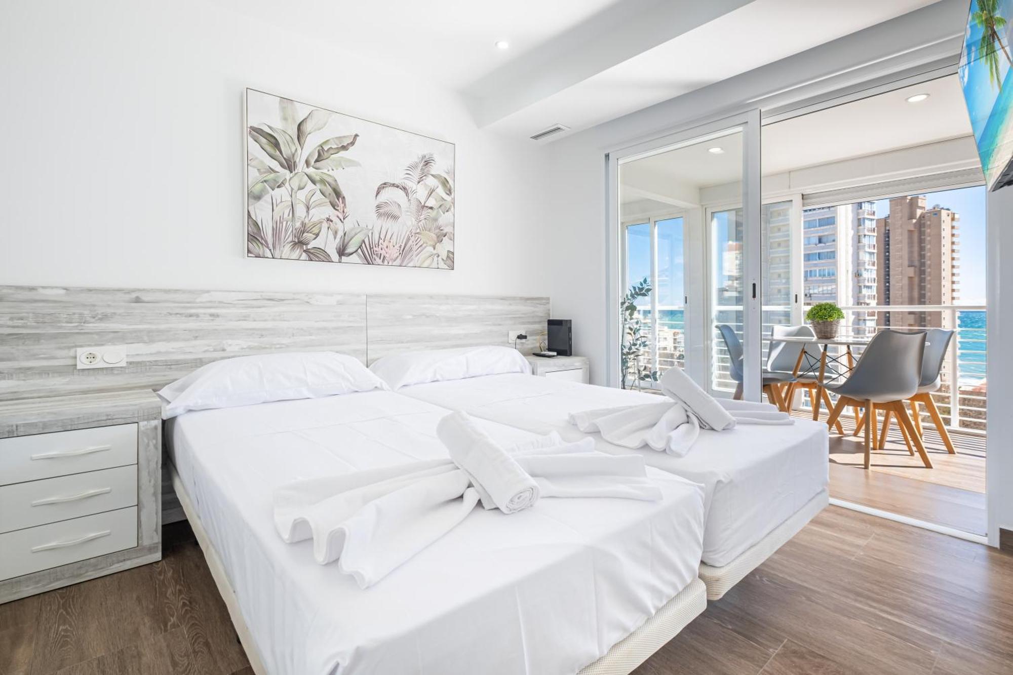 Niza 12-a Levante Apartment